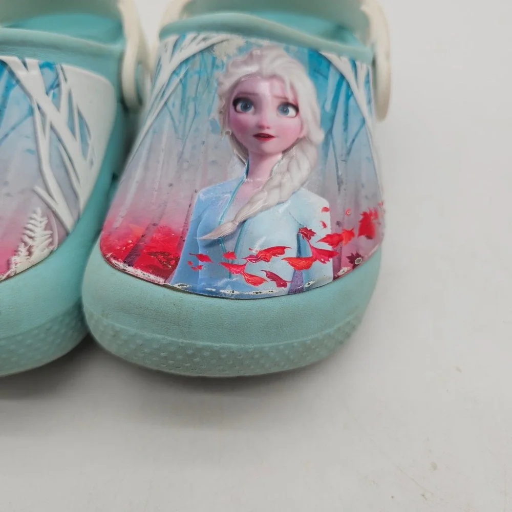 Toddler girl Crocs Disney  Frozen 2 Size 8 shoes